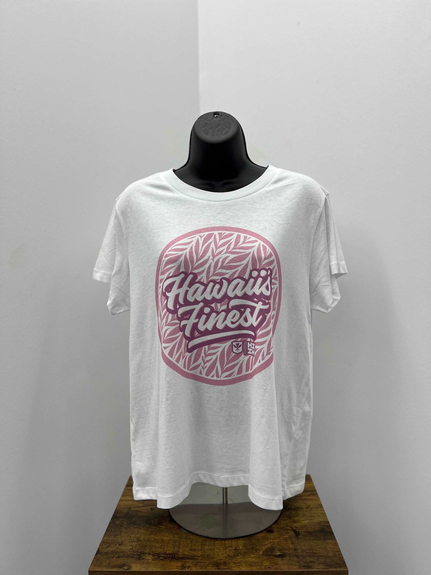 Women's Hawaii's Finest Circle Leaf Boyfriend T-Shirt - White/Pink